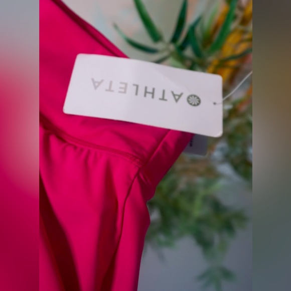 ATHLETA MAKANI SHORT NEW,SOLD ALREADY!! - Picture 2 of 8